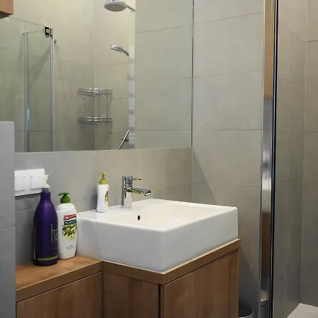 Magazynowa Airport Apartment *